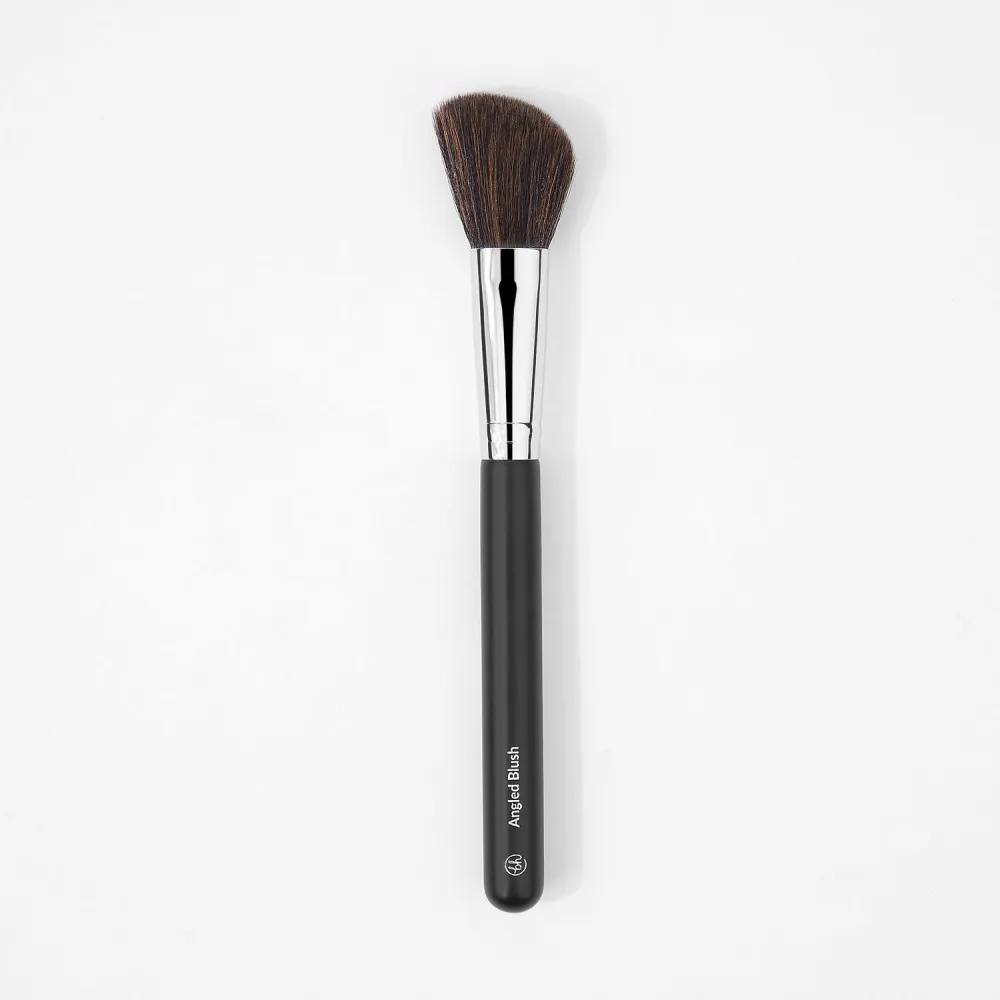 BH Cosmetics Pędzel kątowy do różu Angled Blush Brush